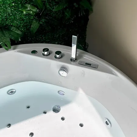 The Jungle - Balneo Jacuzzi Amiens
